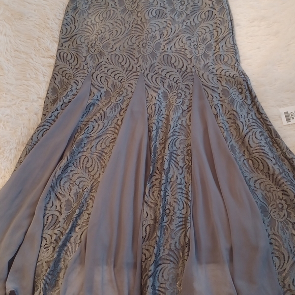 Formal Dress/ Gown - Picture 3 of 5